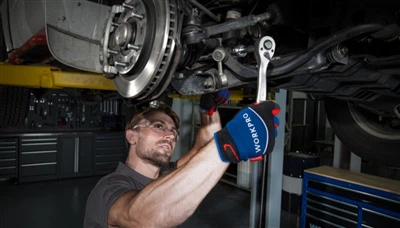 Odvijač vs. Drill: Koji biste trebali koristiti za pričvršćivanje?